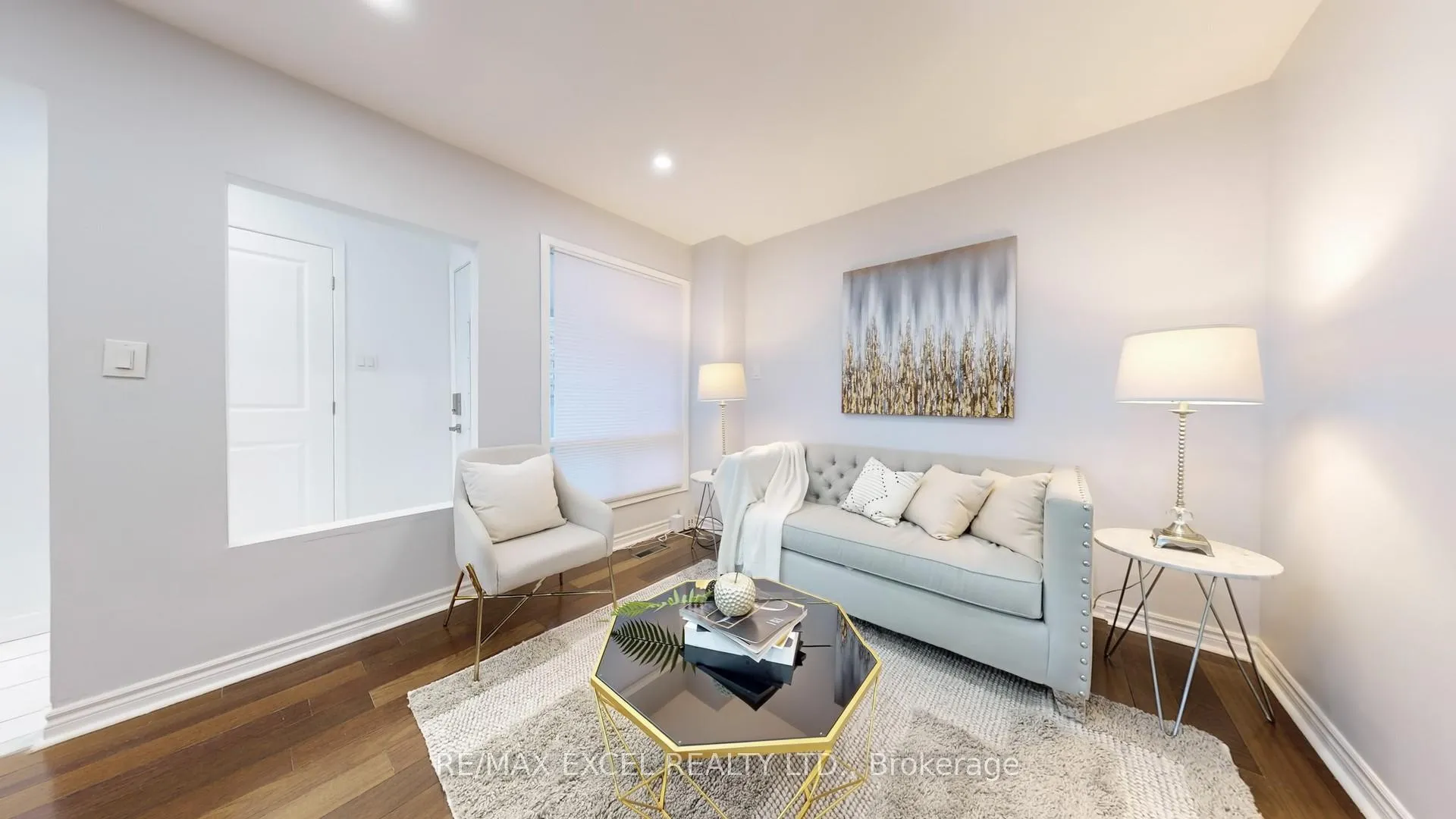Photo 4 of 73 McCabe Crescent, Vaughan, Lakeview Estates — HOMEH
