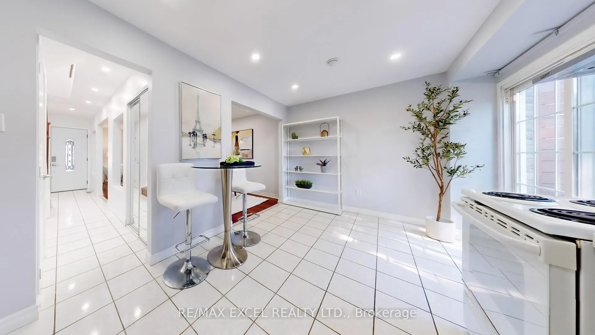 Photo 7 of 73 McCabe Crescent, Vaughan, Lakeview Estates — HOMEH