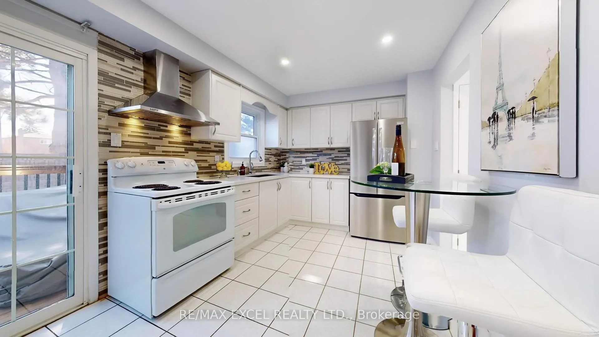 Photo 11 of 73 McCabe Crescent, Vaughan, Lakeview Estates — HOMEH