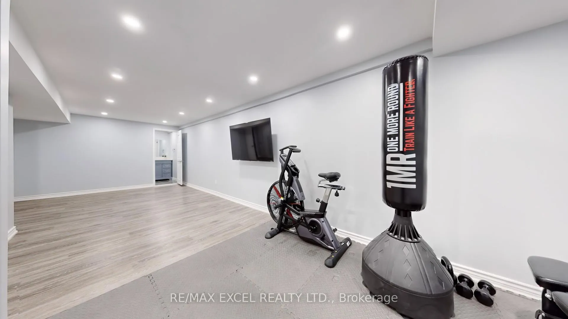 Photo 41 of 73 McCabe Crescent, Vaughan, Lakeview Estates — HOMEH
