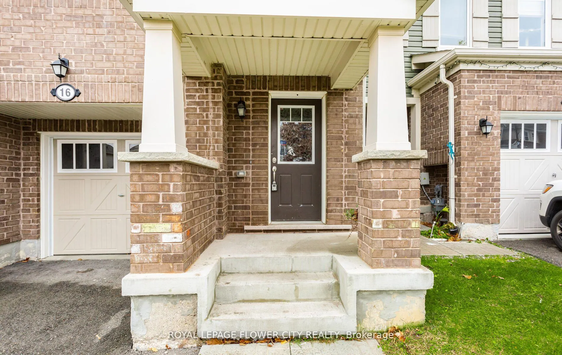 Photo 3 of 16 Quillberry Close, Brampton, Northwest Brampton — HOMEH
