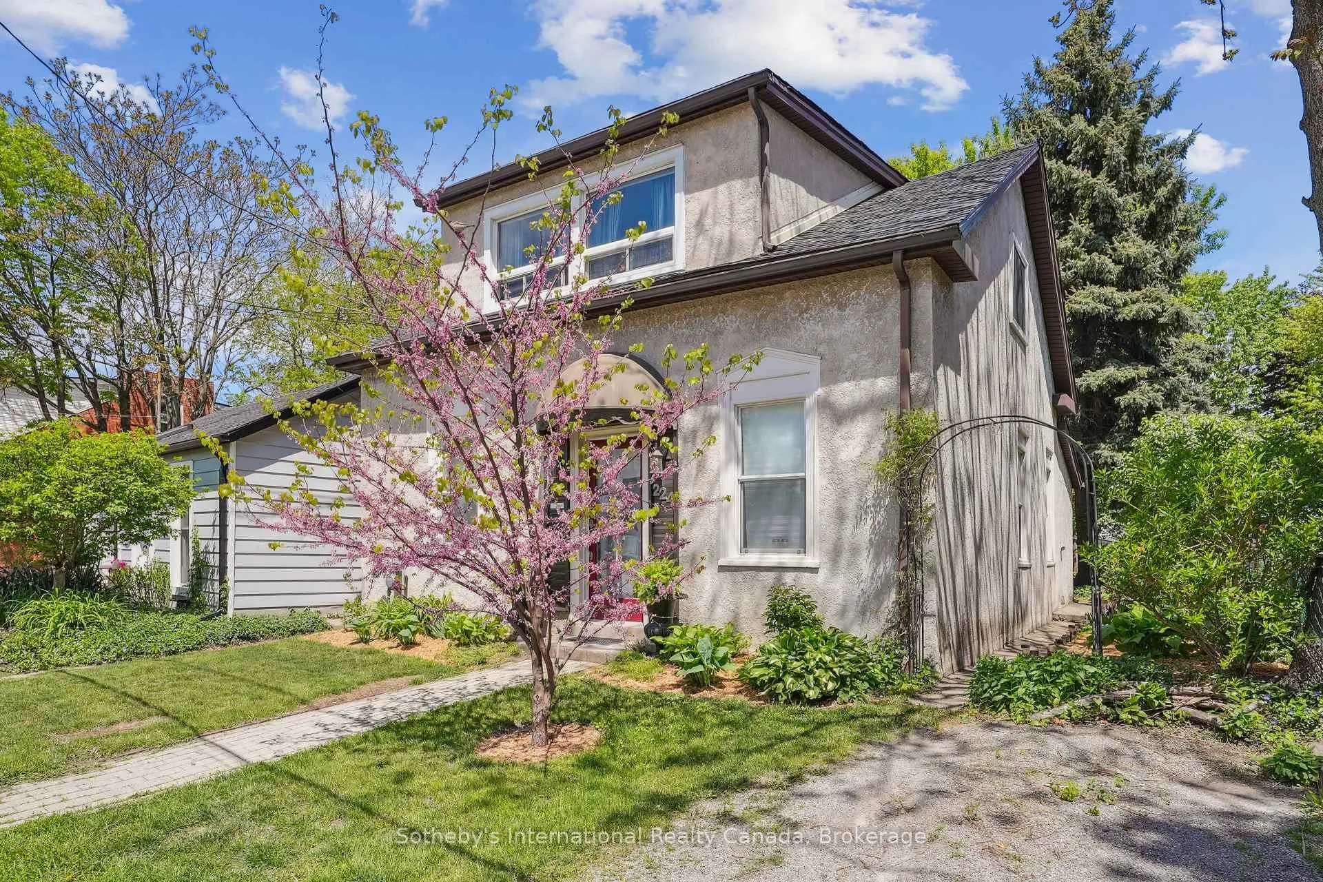 Photo 2 of 224 Napier Street, Hamilton, Strathcona — HOMEH