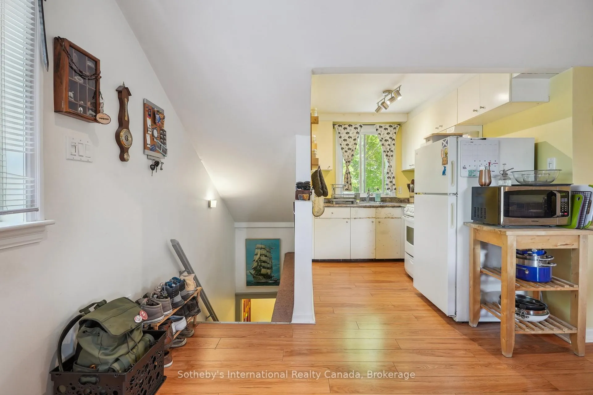 Photo 21 of 224 Napier Street, Hamilton, Strathcona — HOMEH