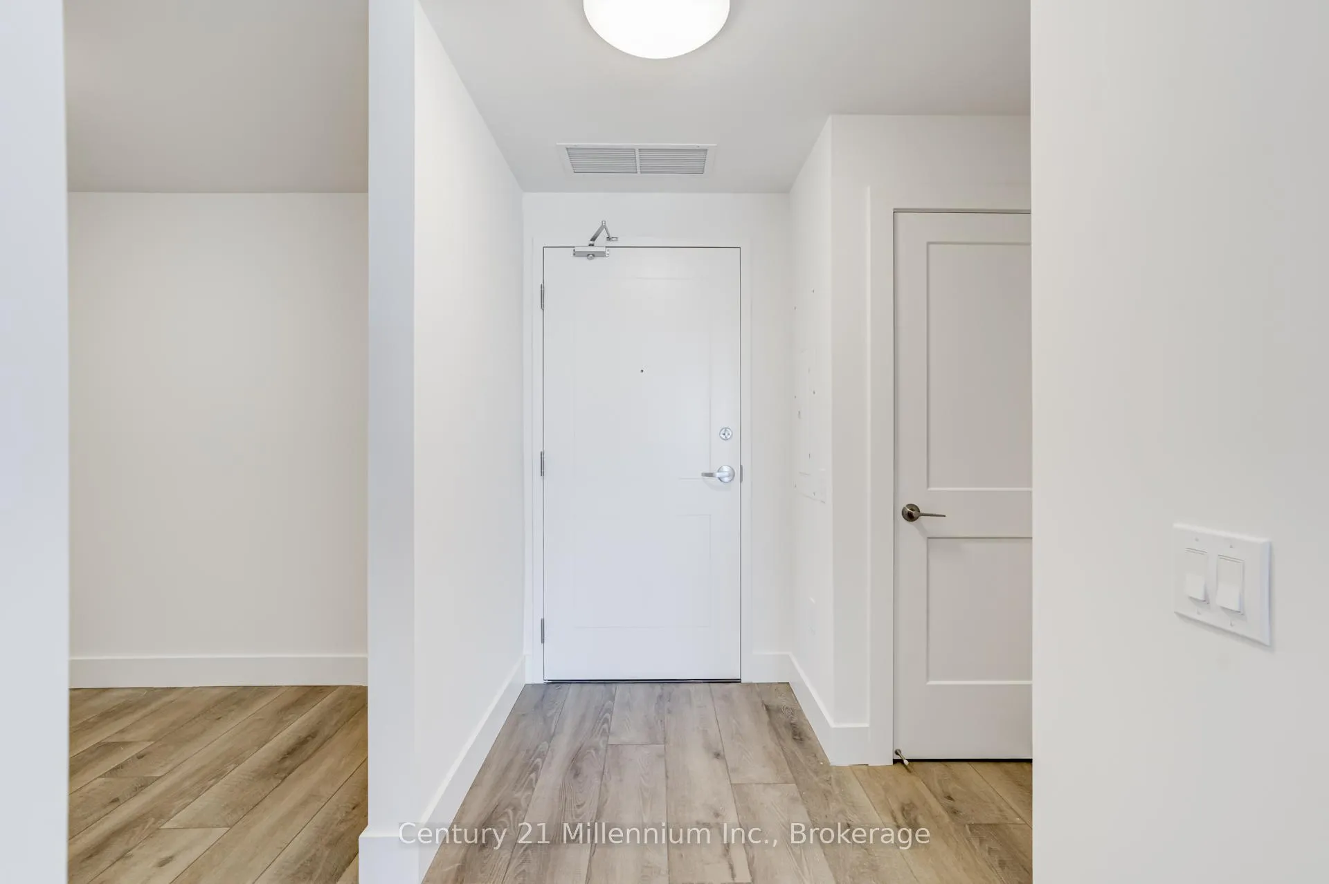 Photo 6 of Unit 519, 4 Kimberly Lane, Collingwood — HOMEH