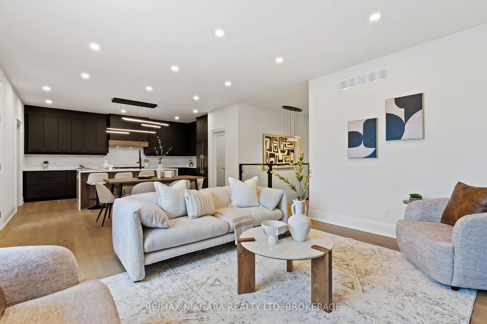 Photo 15 of 18 Accursi Crescent, Pelham, Fonthill — HOMEH