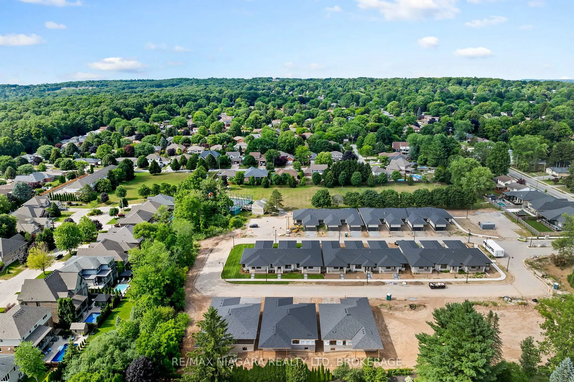 Photo 33 of 18 Accursi Crescent, Pelham, Fonthill — HOMEH