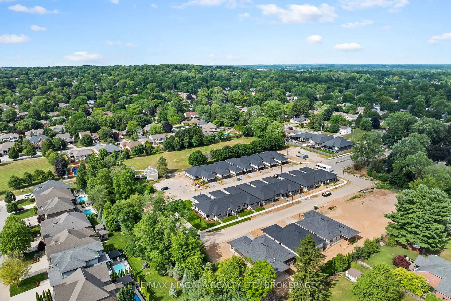 Photo 35 of 18 Accursi Crescent, Pelham, Fonthill — HOMEH