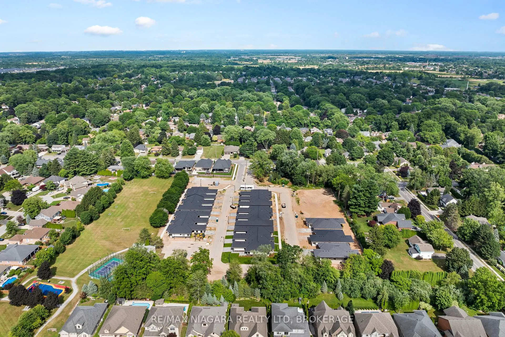 Photo 39 of 18 Accursi Crescent, Pelham, Fonthill — HOMEH