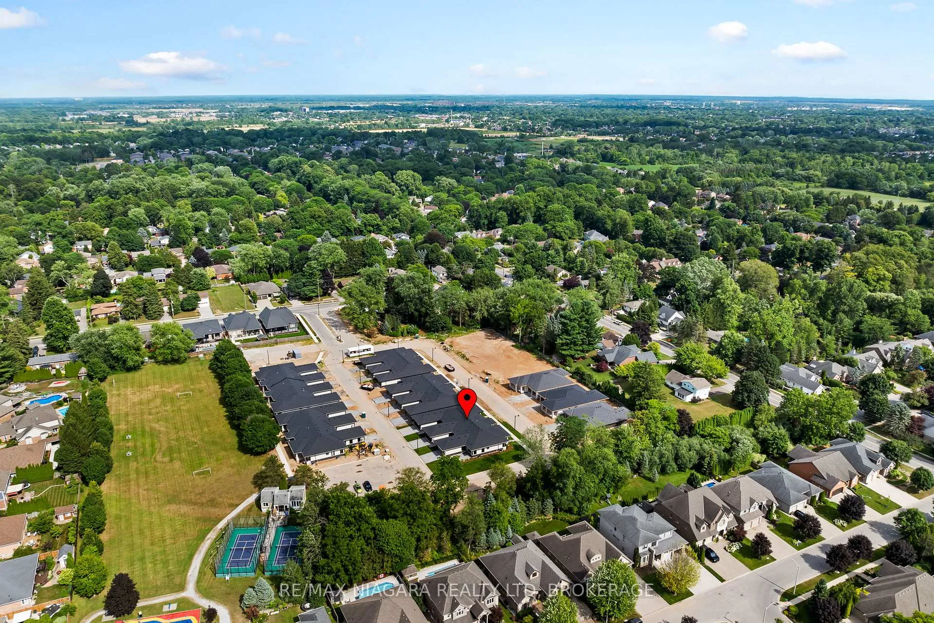 Photo 40 of 18 Accursi Crescent, Pelham, Fonthill — HOMEH