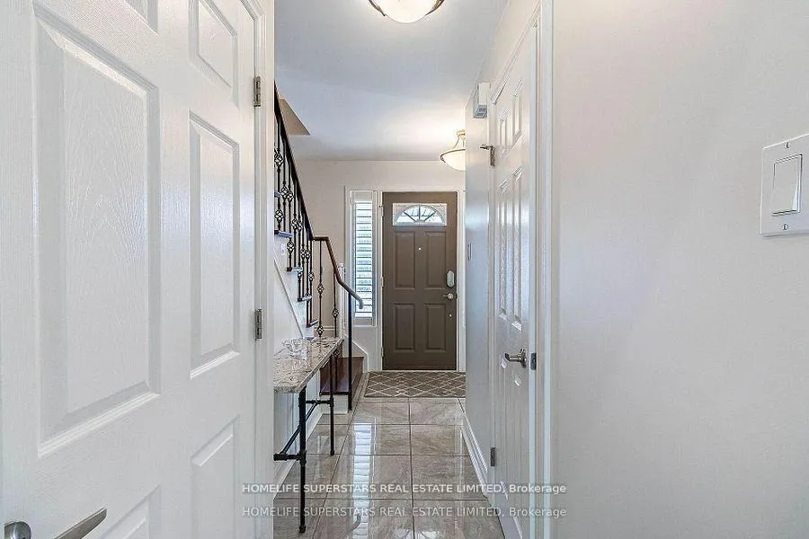 Photo 14 of 20 Beechwood Crescent, Brampton, Avondale — HOMEH
