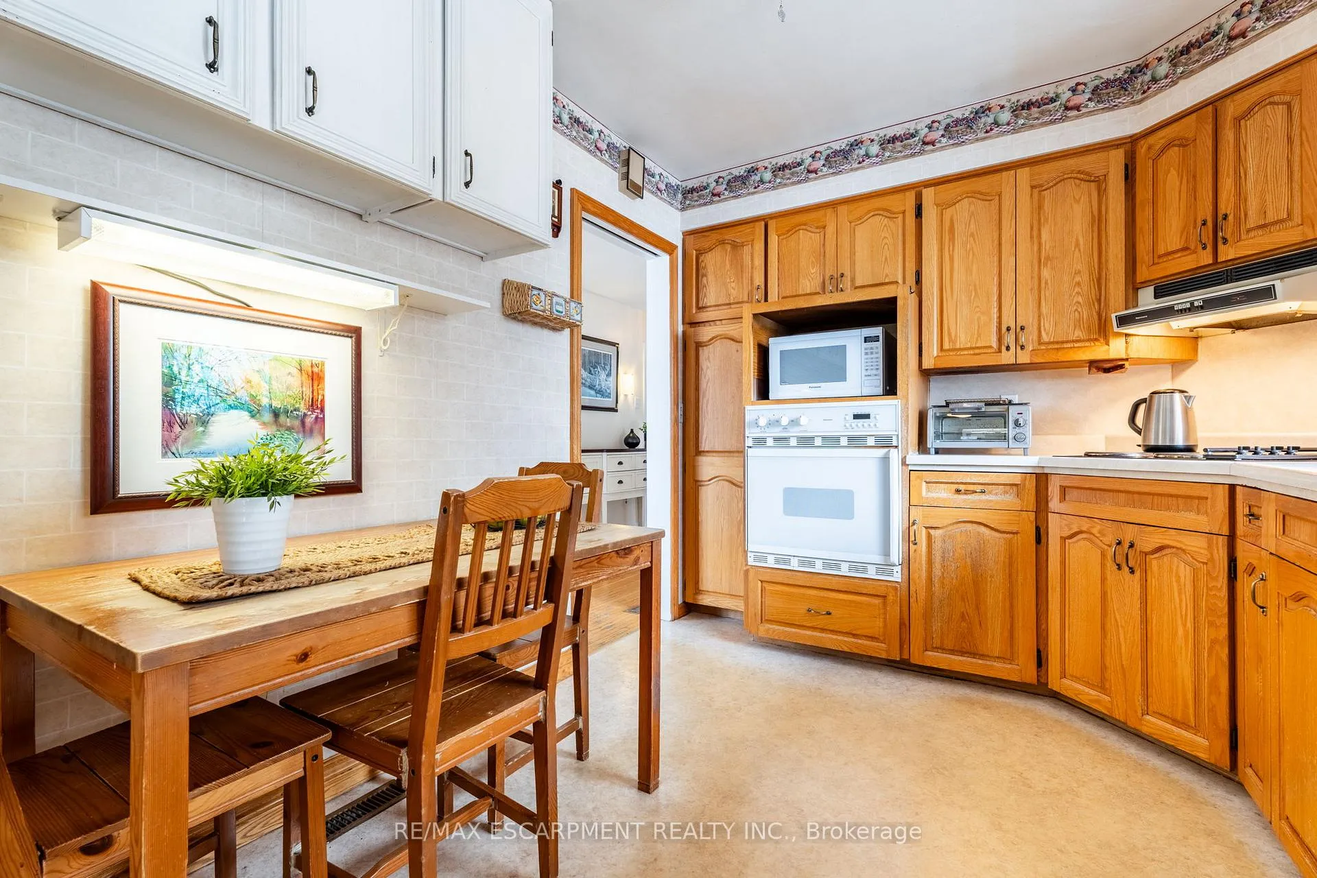 Photo 15 of 14 Shelton Lane, Hamilton, Rural Flamborough — HOMEH