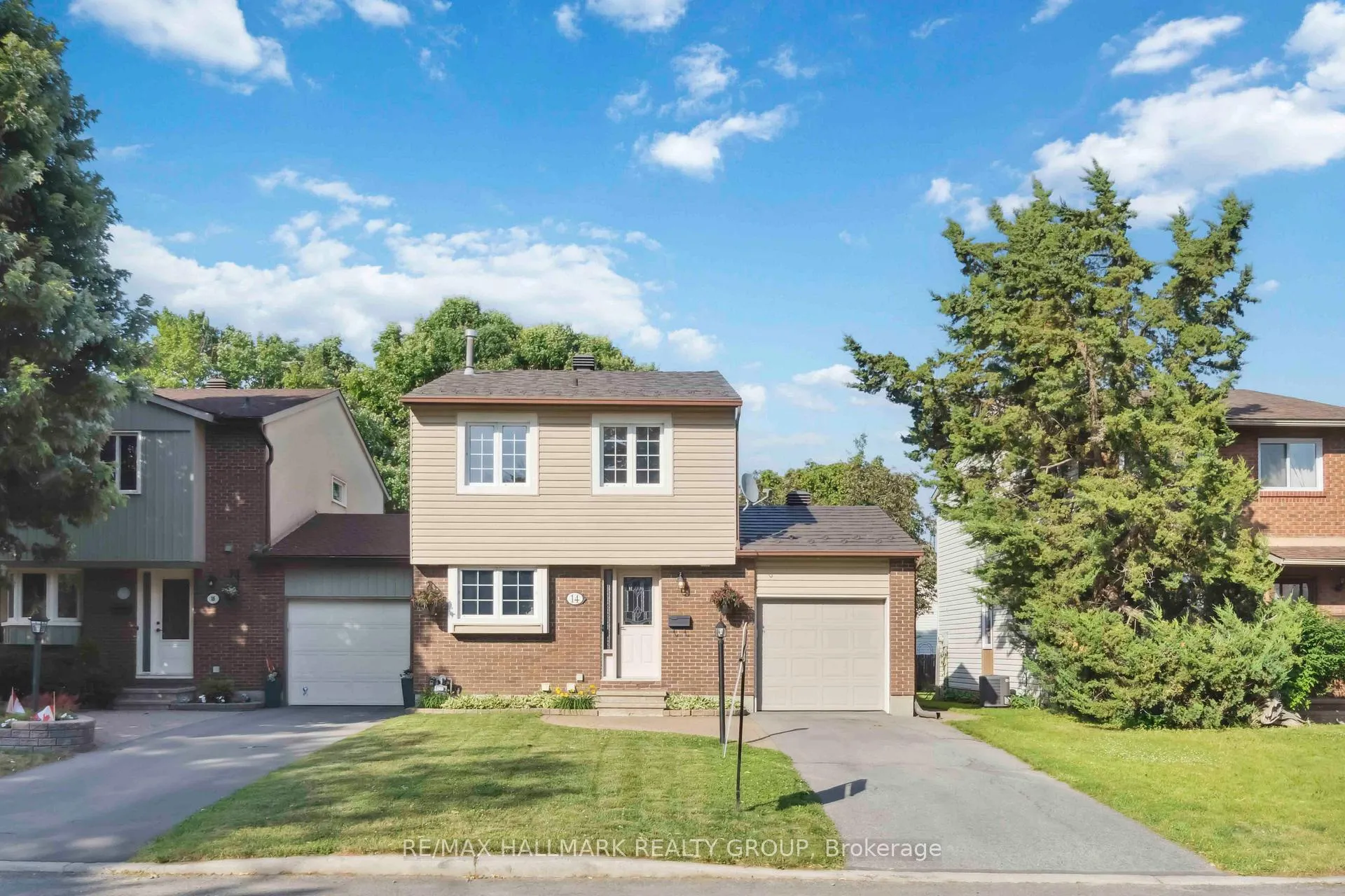 Photo 2 of 14 Whelan Drive, Ottawa, Barrhaven - Pheasant Run — HOMEH