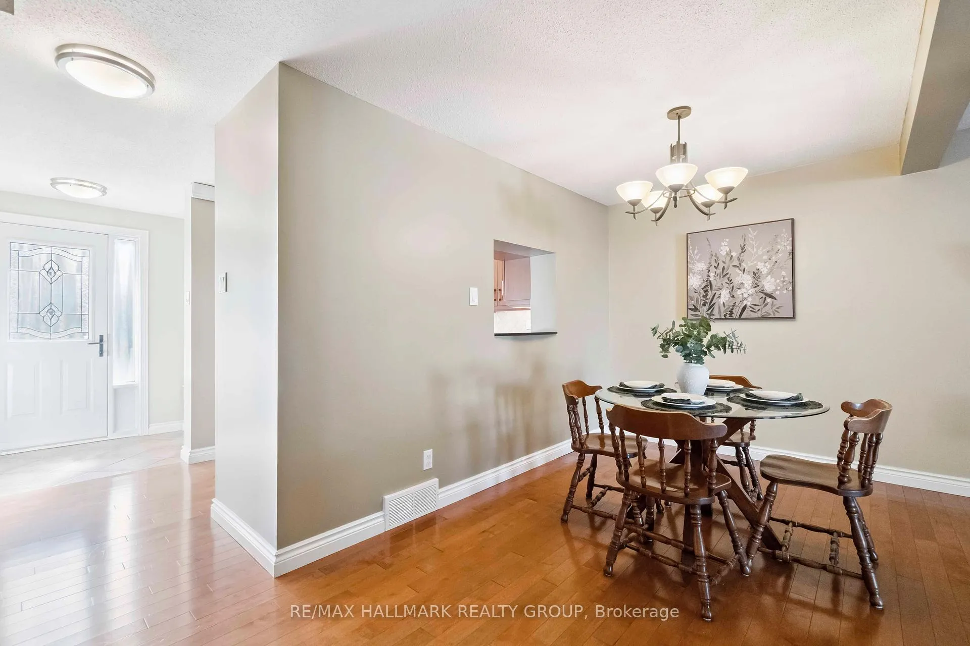 Photo 13 of 14 Whelan Drive, Ottawa, Barrhaven - Pheasant Run — HOMEH