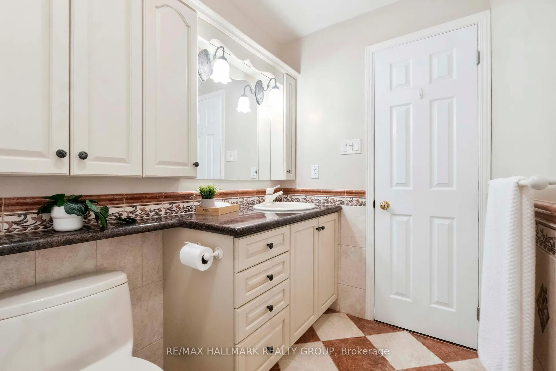 Photo 27 of 14 Whelan Drive, Ottawa, Barrhaven - Pheasant Run — HOMEH
