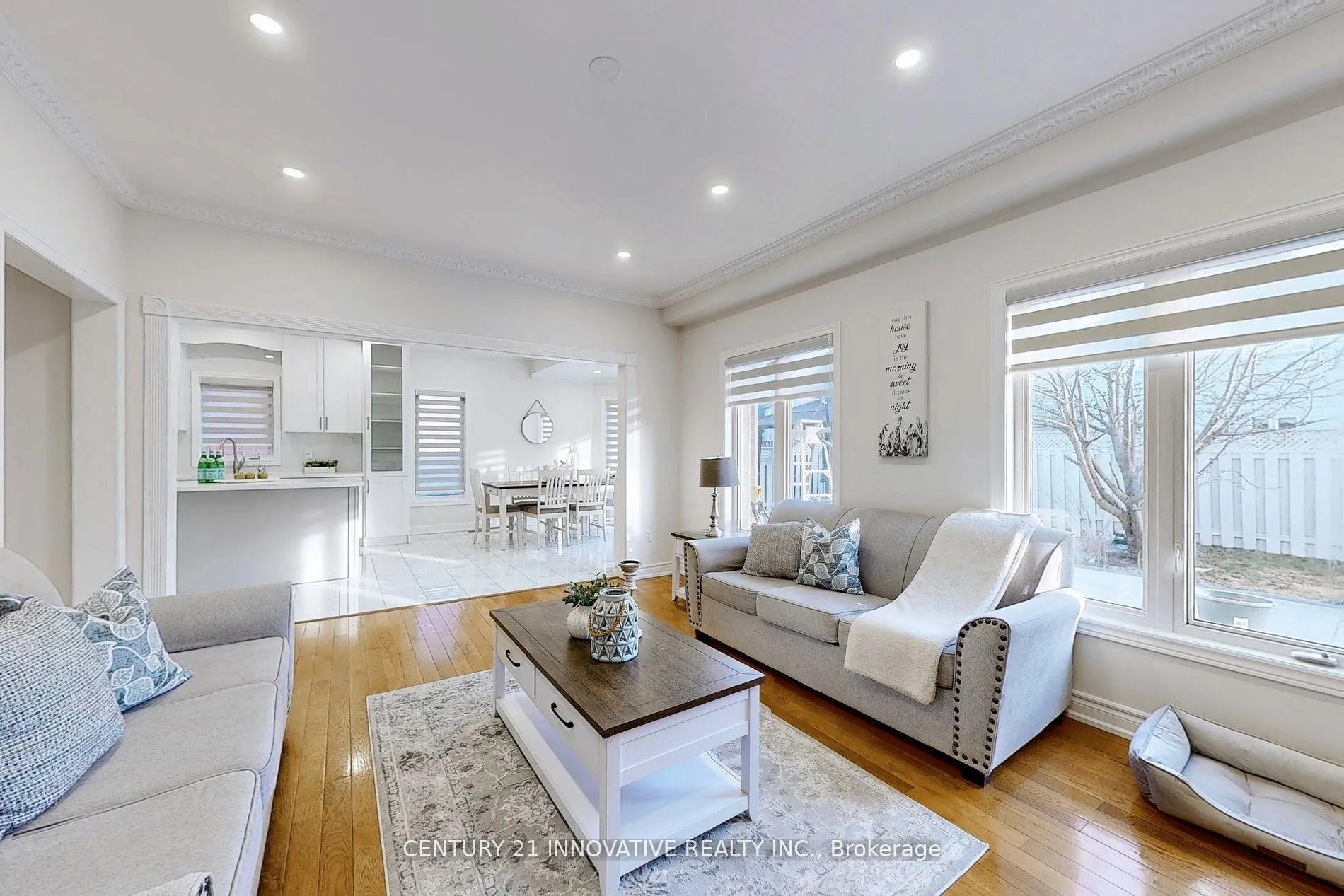 Photo 5 of 33 Ferncliffe Crescent, Markham, Cedarwood — HOMEH