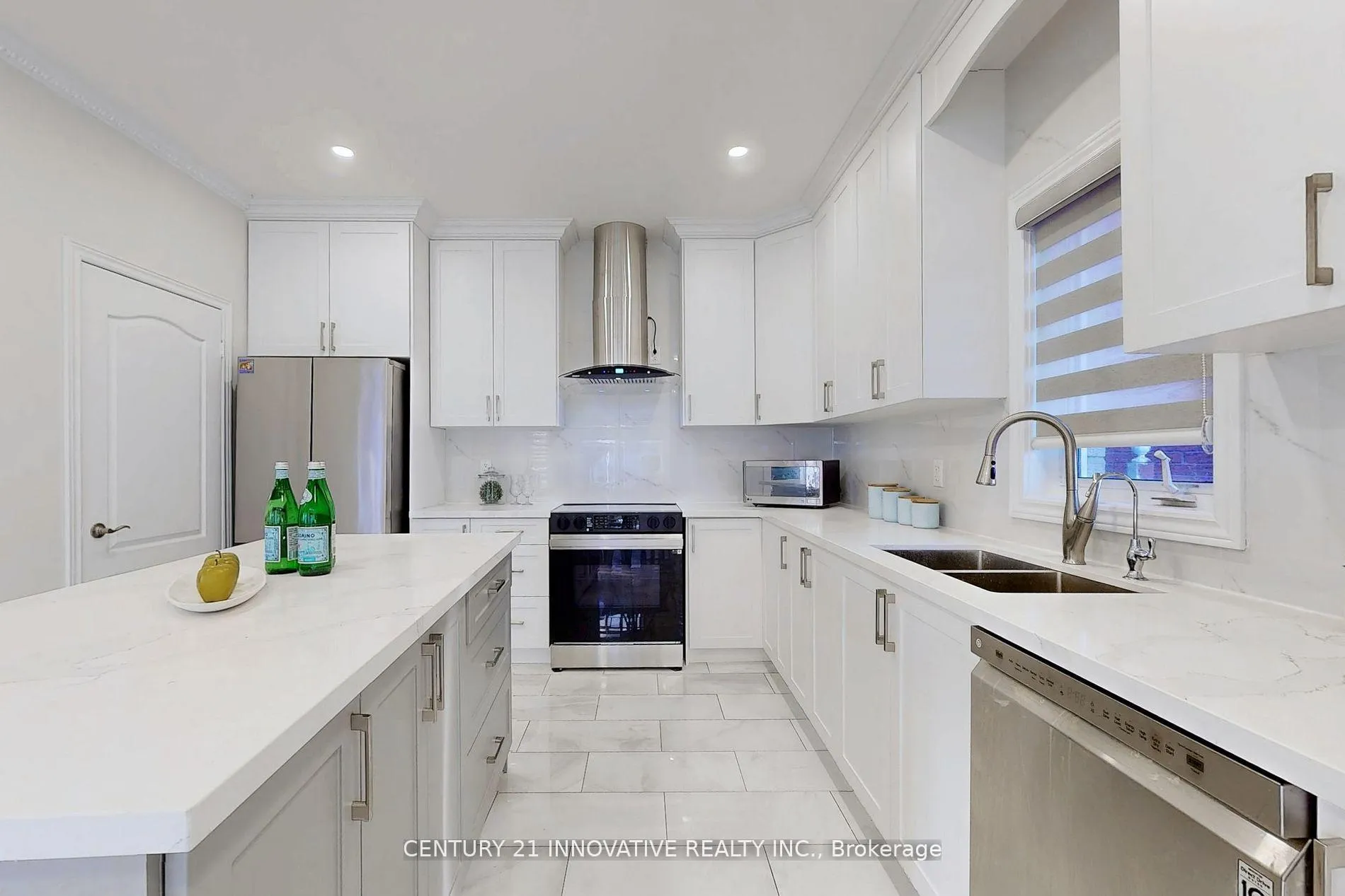 Photo 7 of 33 Ferncliffe Crescent, Markham, Cedarwood — HOMEH