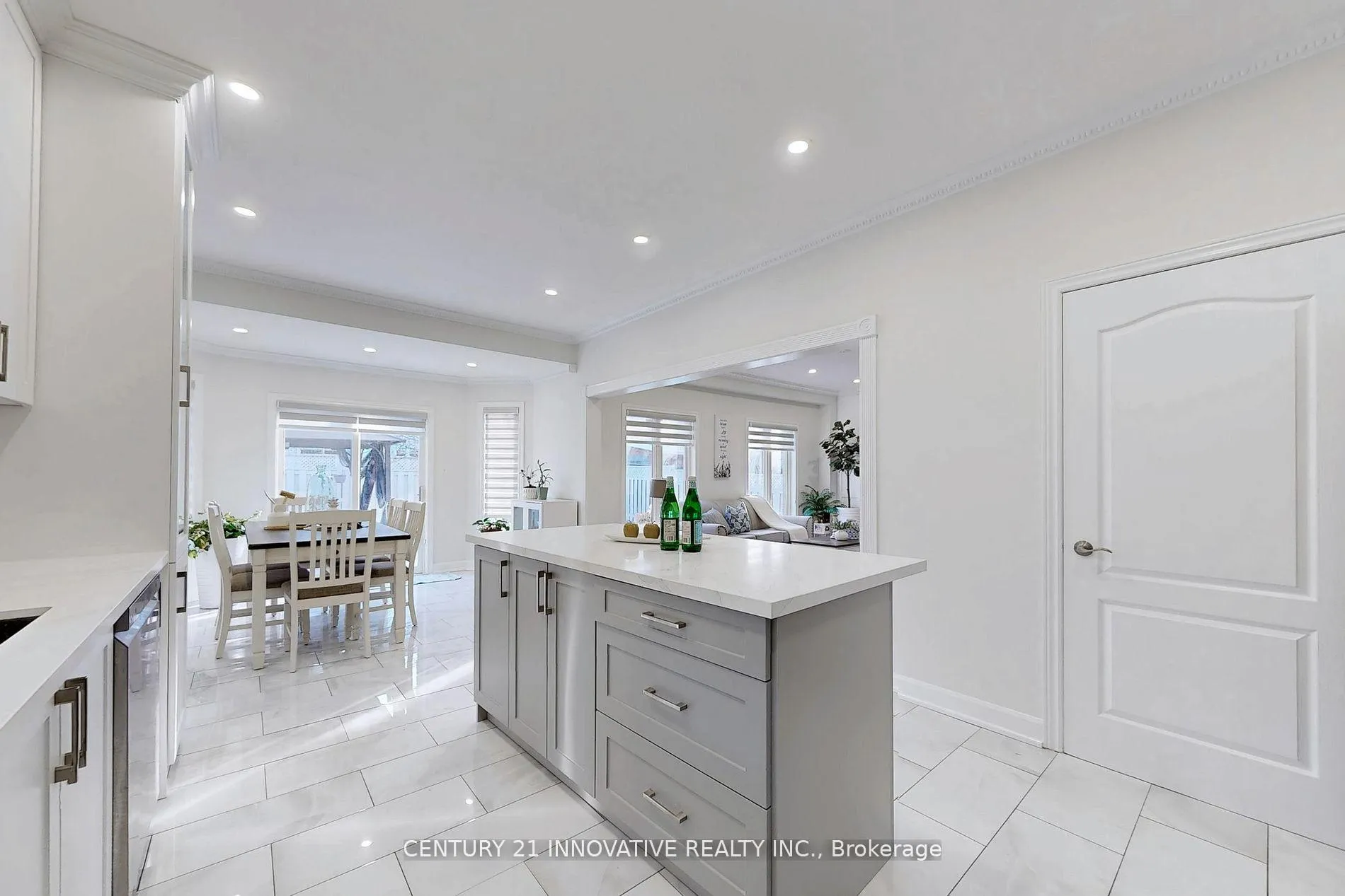 Photo 10 of 33 Ferncliffe Crescent, Markham, Cedarwood — HOMEH