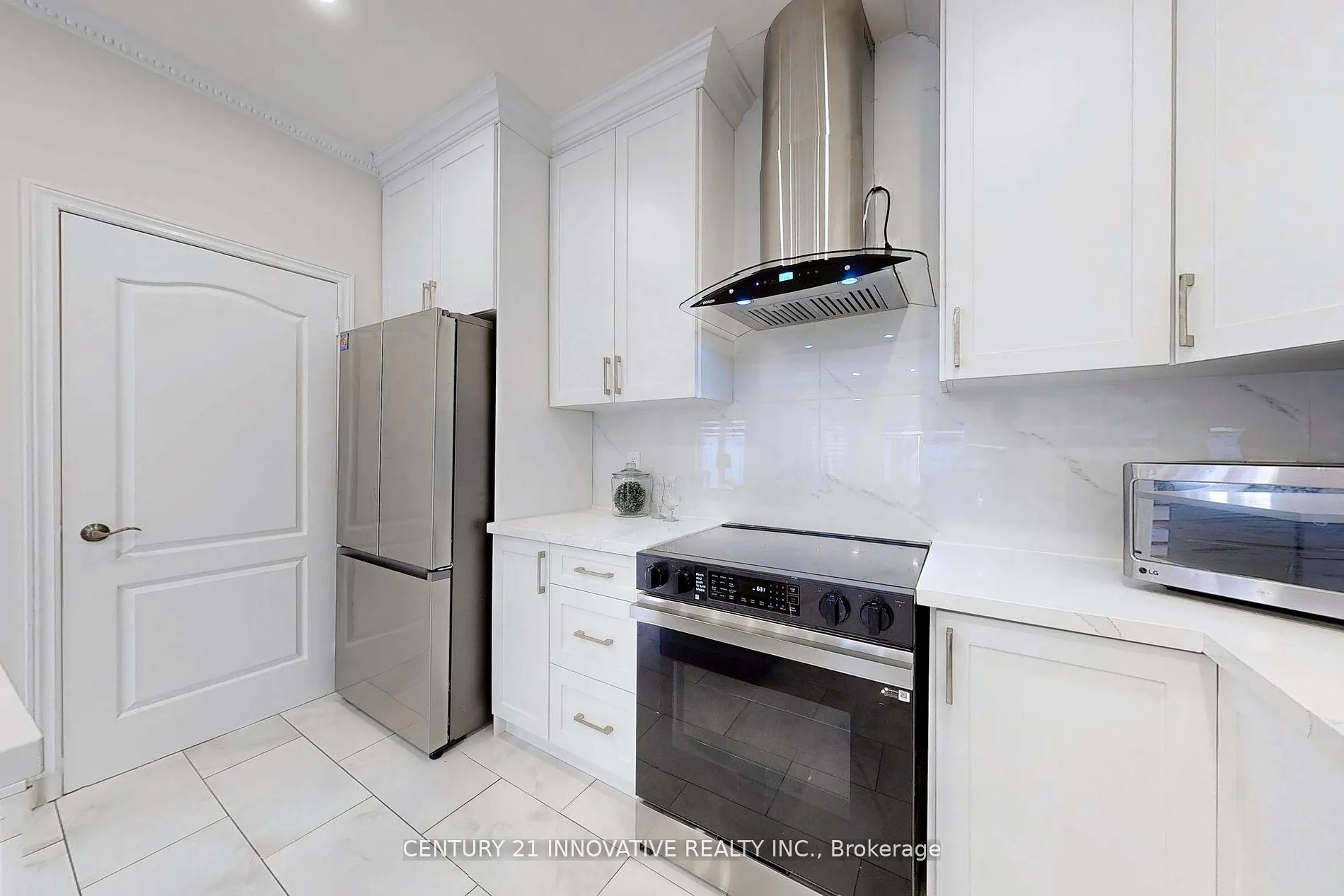 Photo 11 of 33 Ferncliffe Crescent, Markham, Cedarwood — HOMEH