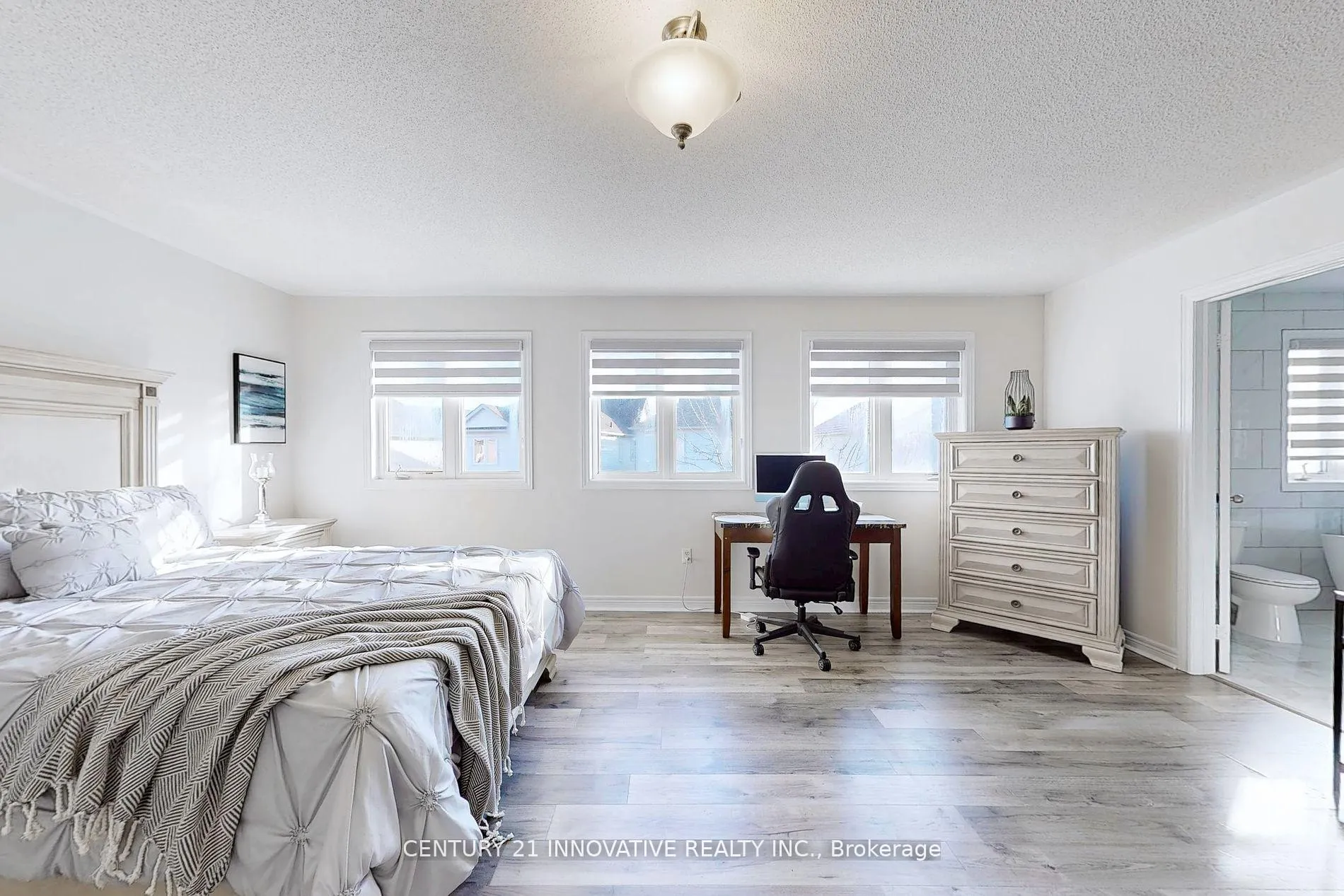 Photo 18 of 33 Ferncliffe Crescent, Markham, Cedarwood — HOMEH