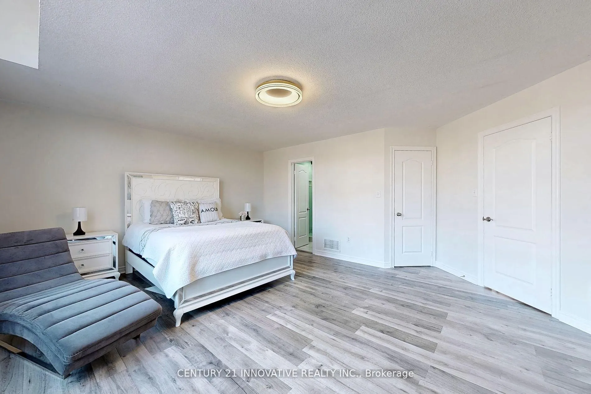 Photo 23 of 33 Ferncliffe Crescent, Markham, Cedarwood — HOMEH