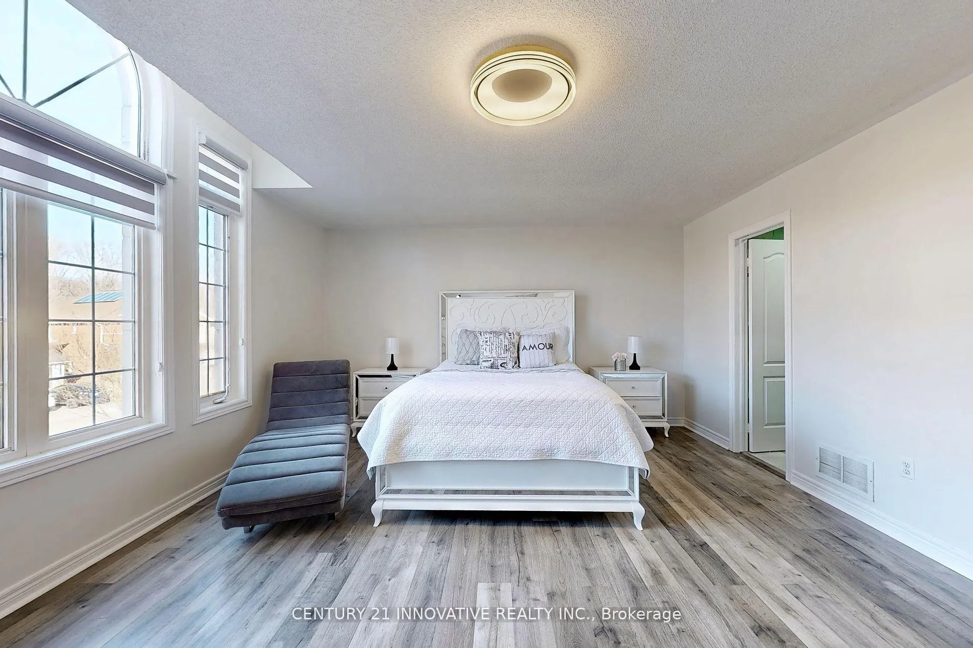 Photo 24 of 33 Ferncliffe Crescent, Markham, Cedarwood — HOMEH