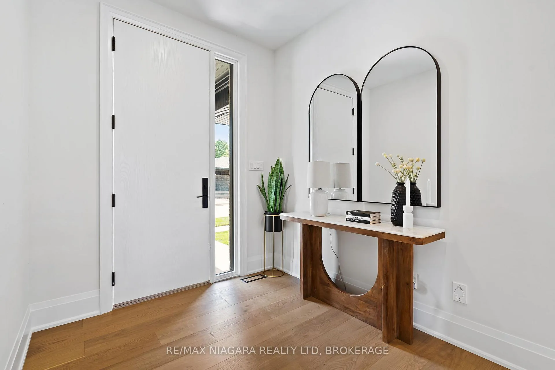 Photo 5 of 7 Accursi Crescent, Pelham, Fonthill — HOMEH