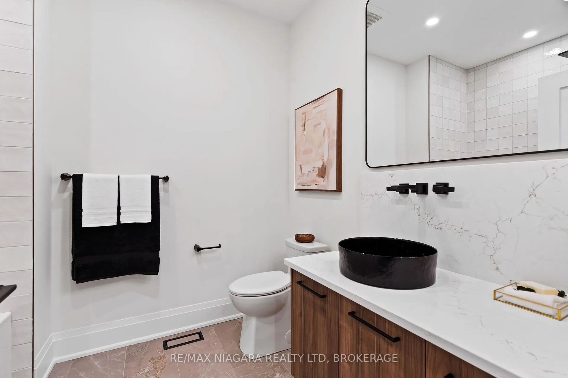 Photo 7 of 7 Accursi Crescent, Pelham, Fonthill — HOMEH