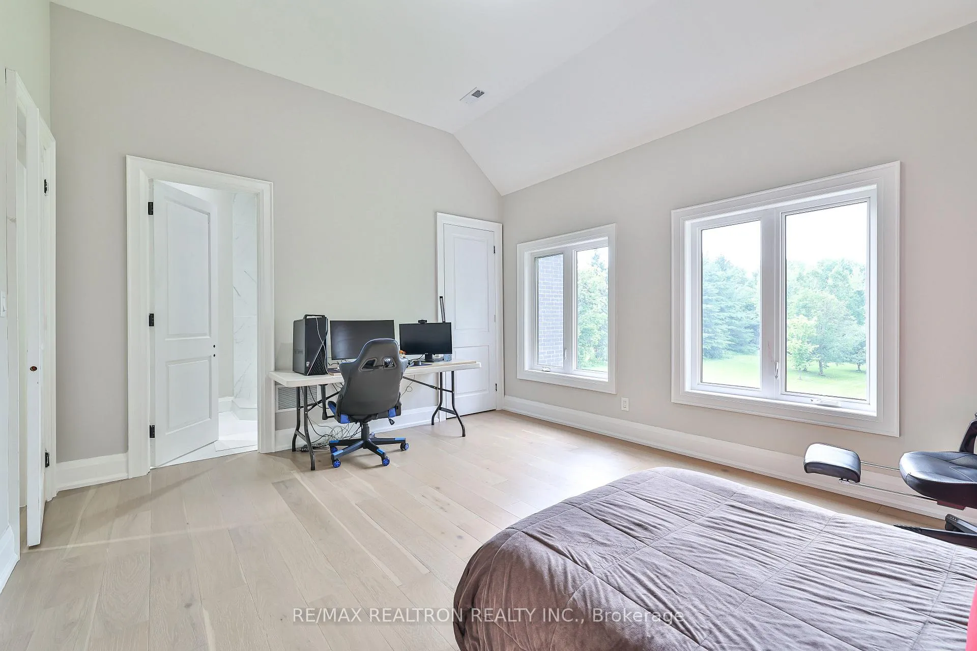 Photo 18 of 260 Churchill Avenue, King, Rural King — HOMEH