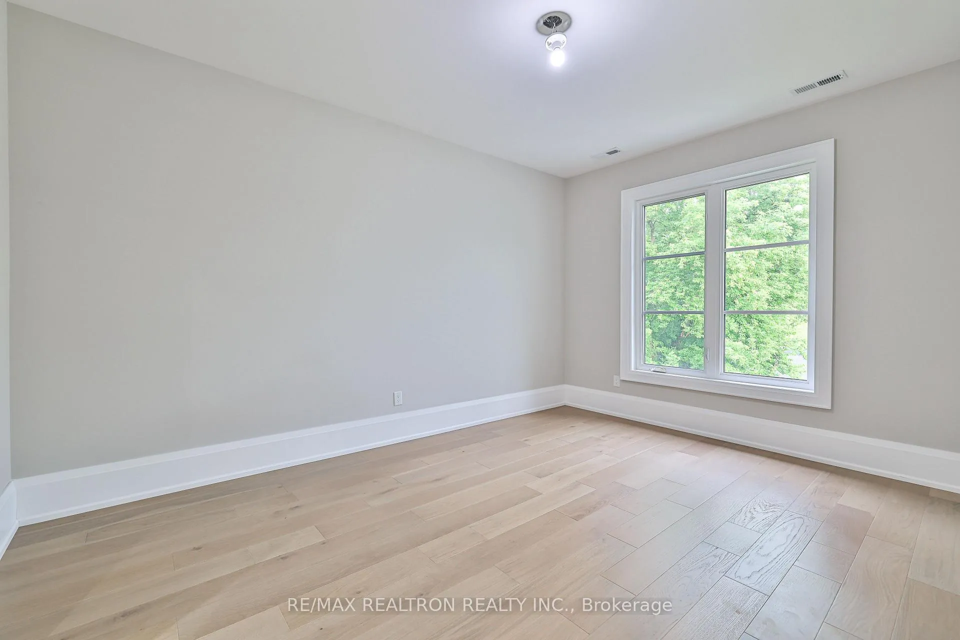 Photo 26 of 260 Churchill Avenue, King, Rural King — HOMEH