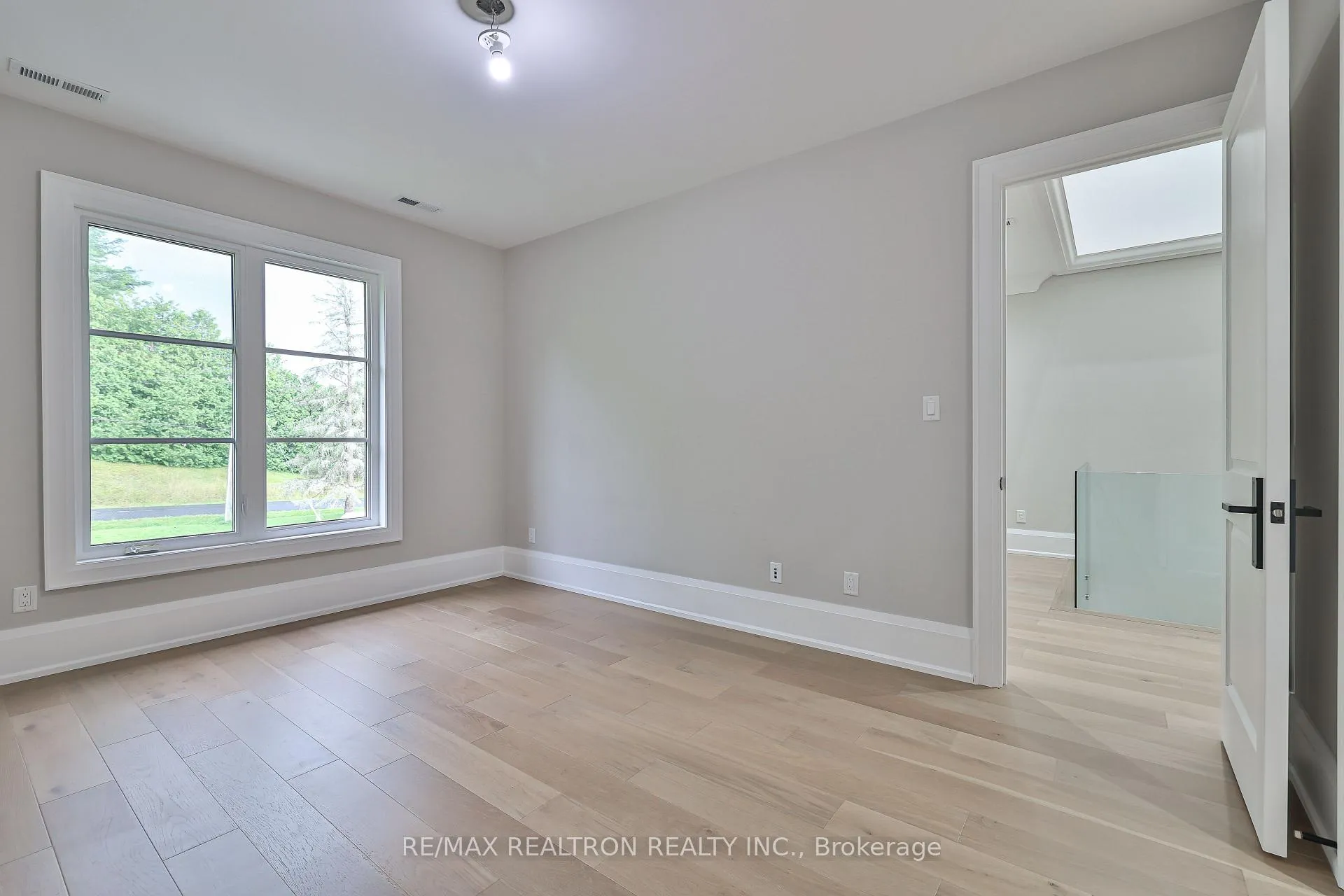 Photo 27 of 260 Churchill Avenue, King, Rural King — HOMEH