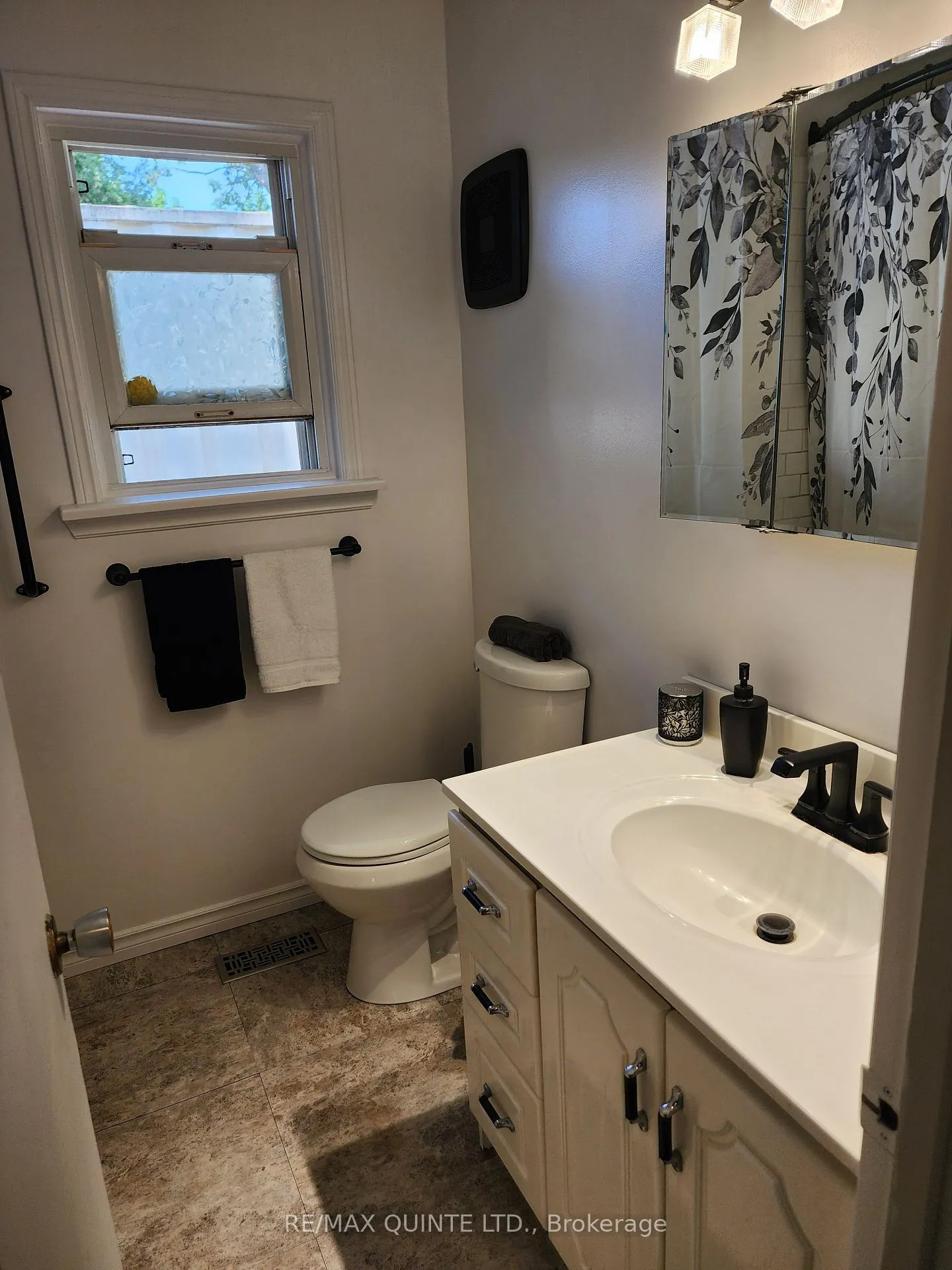 Photo 9 of 2580 Springbrook Road, Stirling-Rawdon, Stirling Ward — HOMEH
