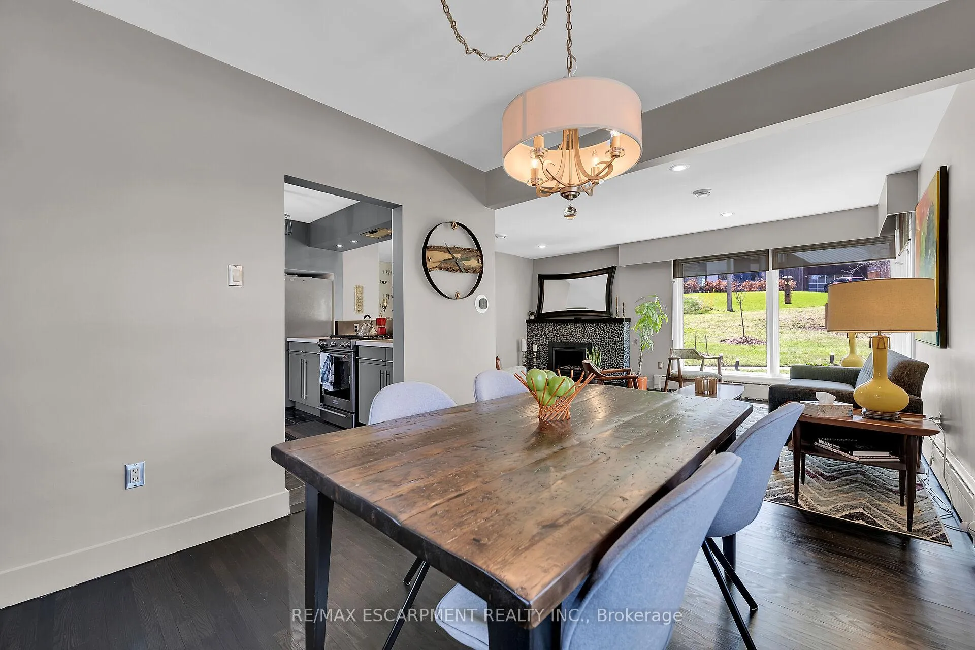 Photo 16 of 31 Tally Ho Drive, Hamilton, Dundas — HOMEH