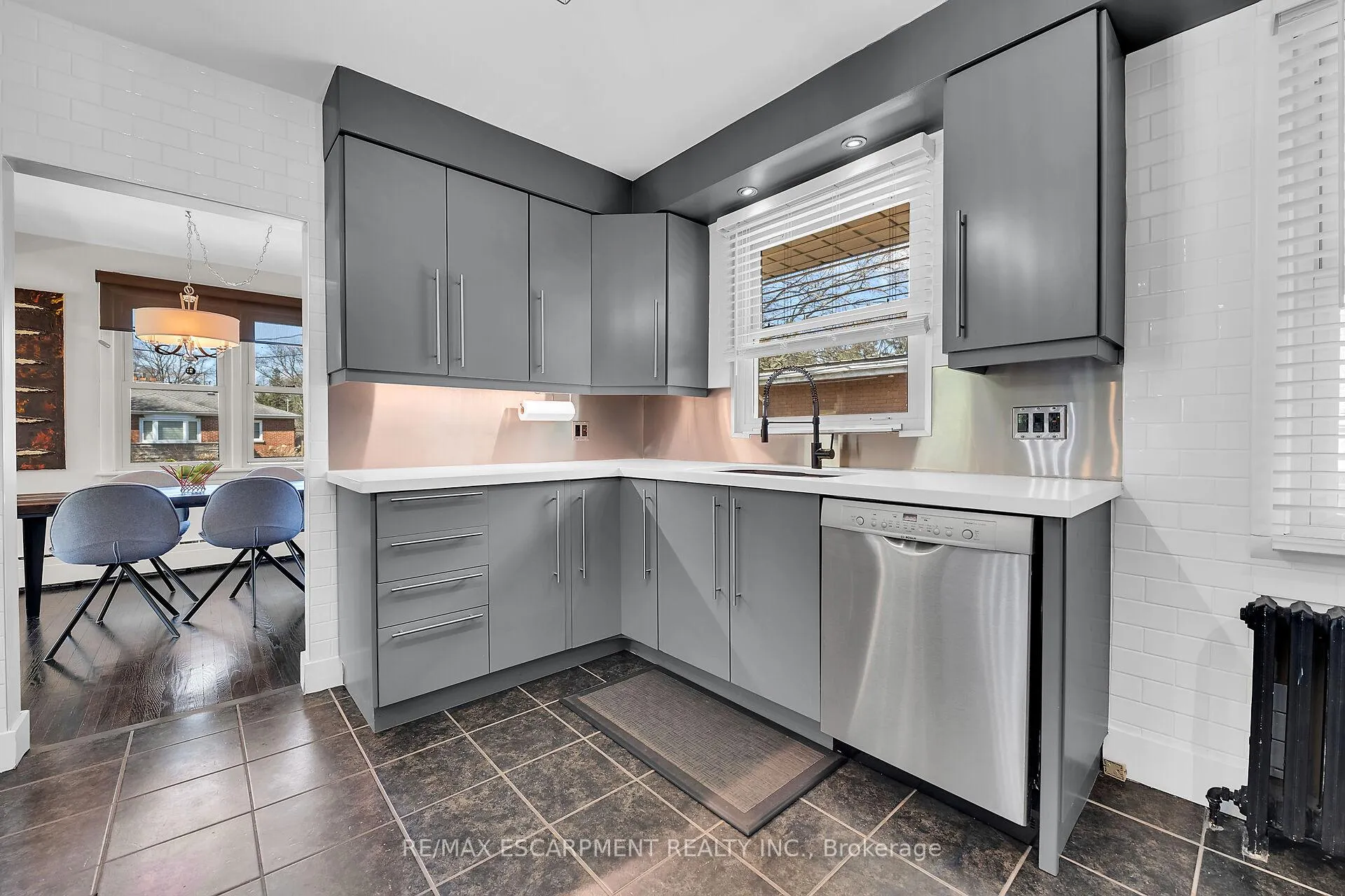 Photo 19 of 31 Tally Ho Drive, Hamilton, Dundas — HOMEH