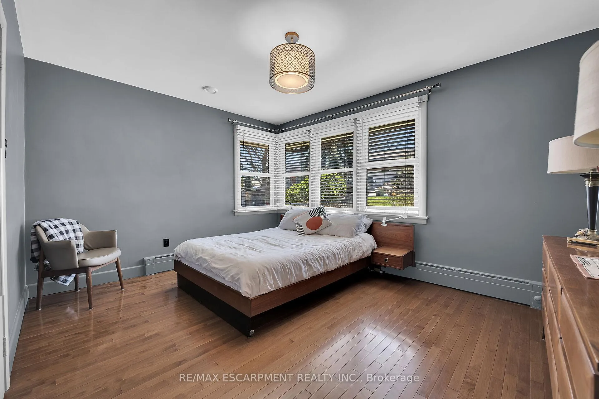 Photo 25 of 31 Tally Ho Drive, Hamilton, Dundas — HOMEH