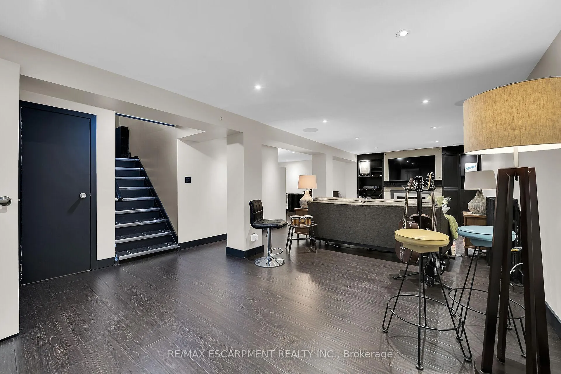 Photo 32 of 31 Tally Ho Drive, Hamilton, Dundas — HOMEH