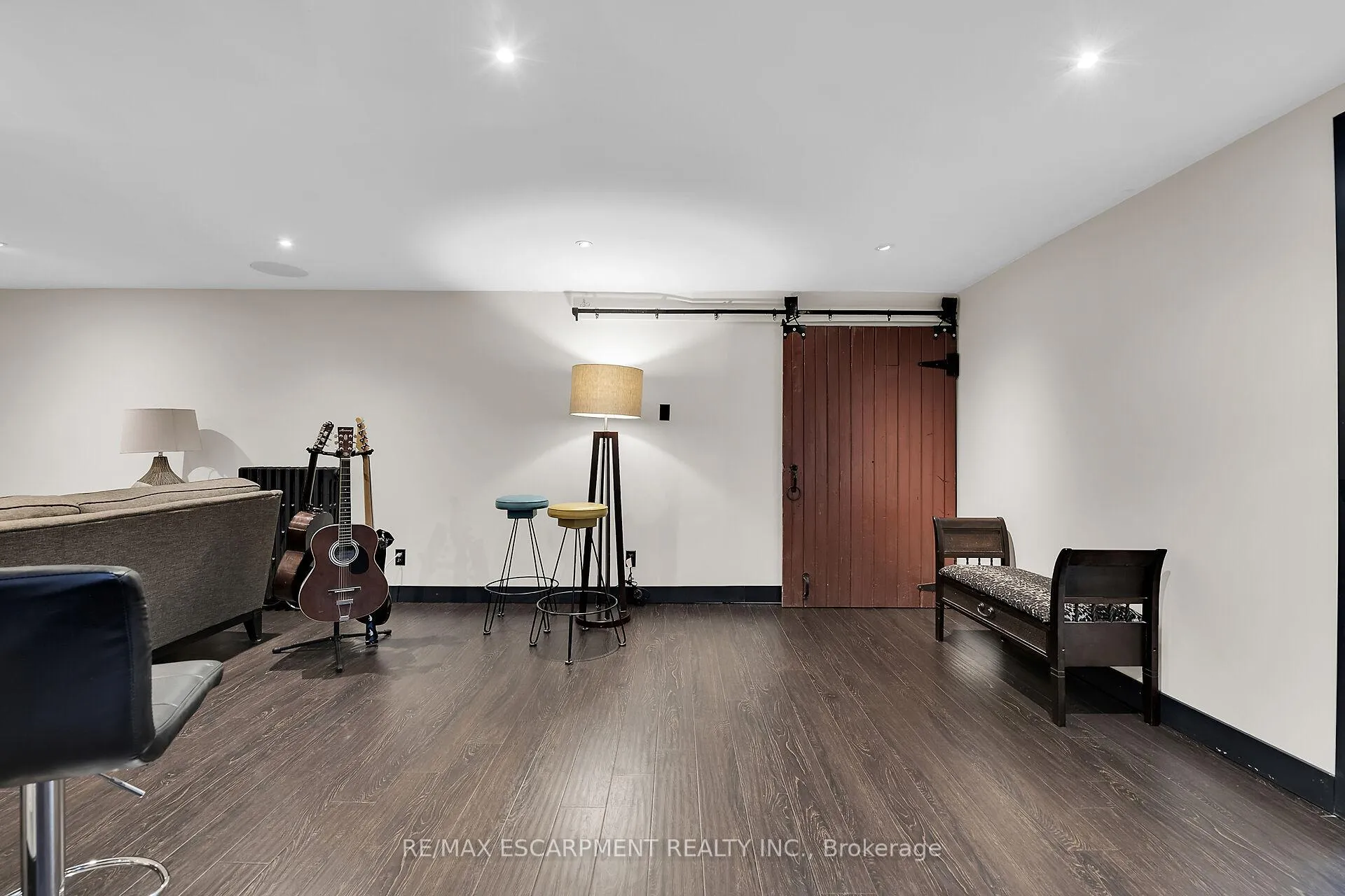 Photo 38 of 31 Tally Ho Drive, Hamilton, Dundas — HOMEH