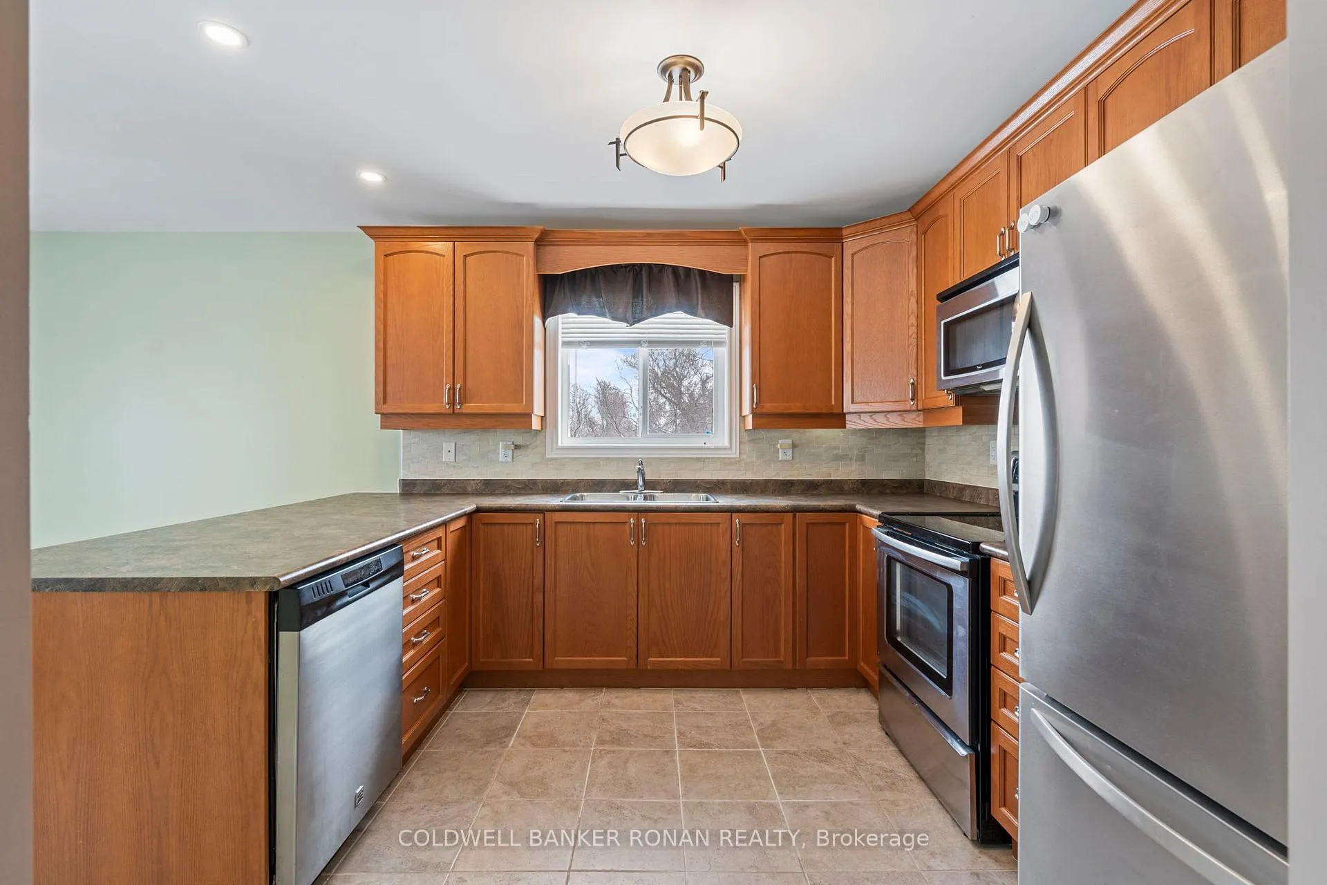 Photo 7 of 43 George Street, Clearview, Creemore — HOMEH