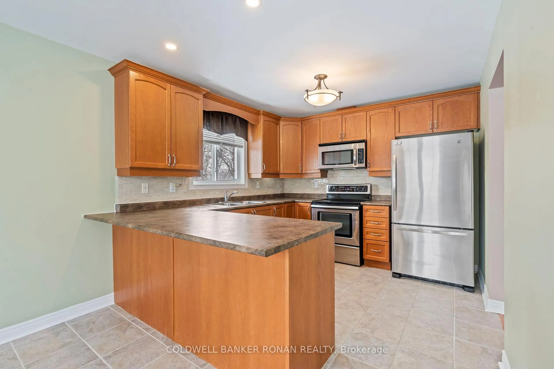 Photo 8 of 43 George Street, Clearview, Creemore — HOMEH