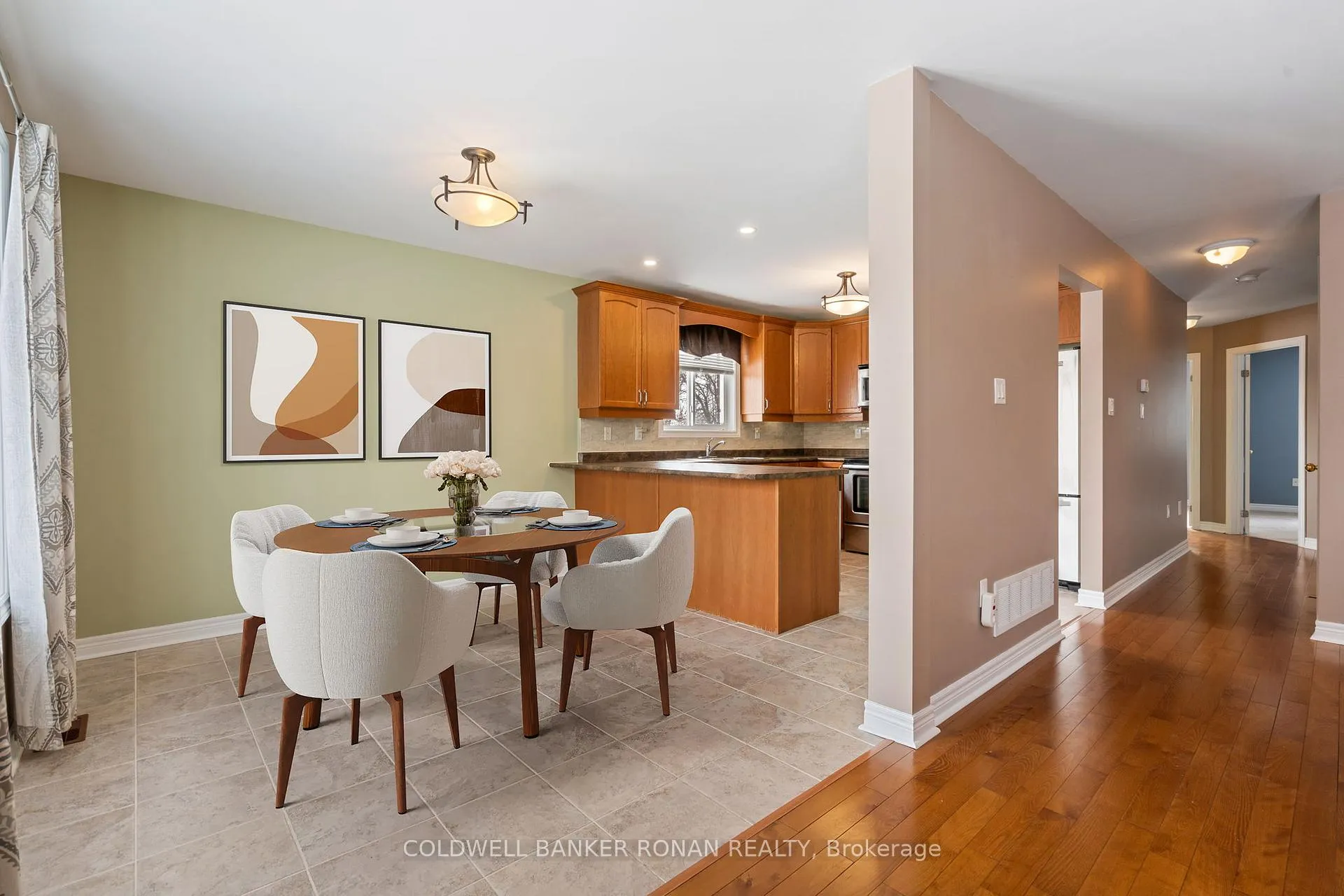 Photo 10 of 43 George Street, Clearview, Creemore — HOMEH