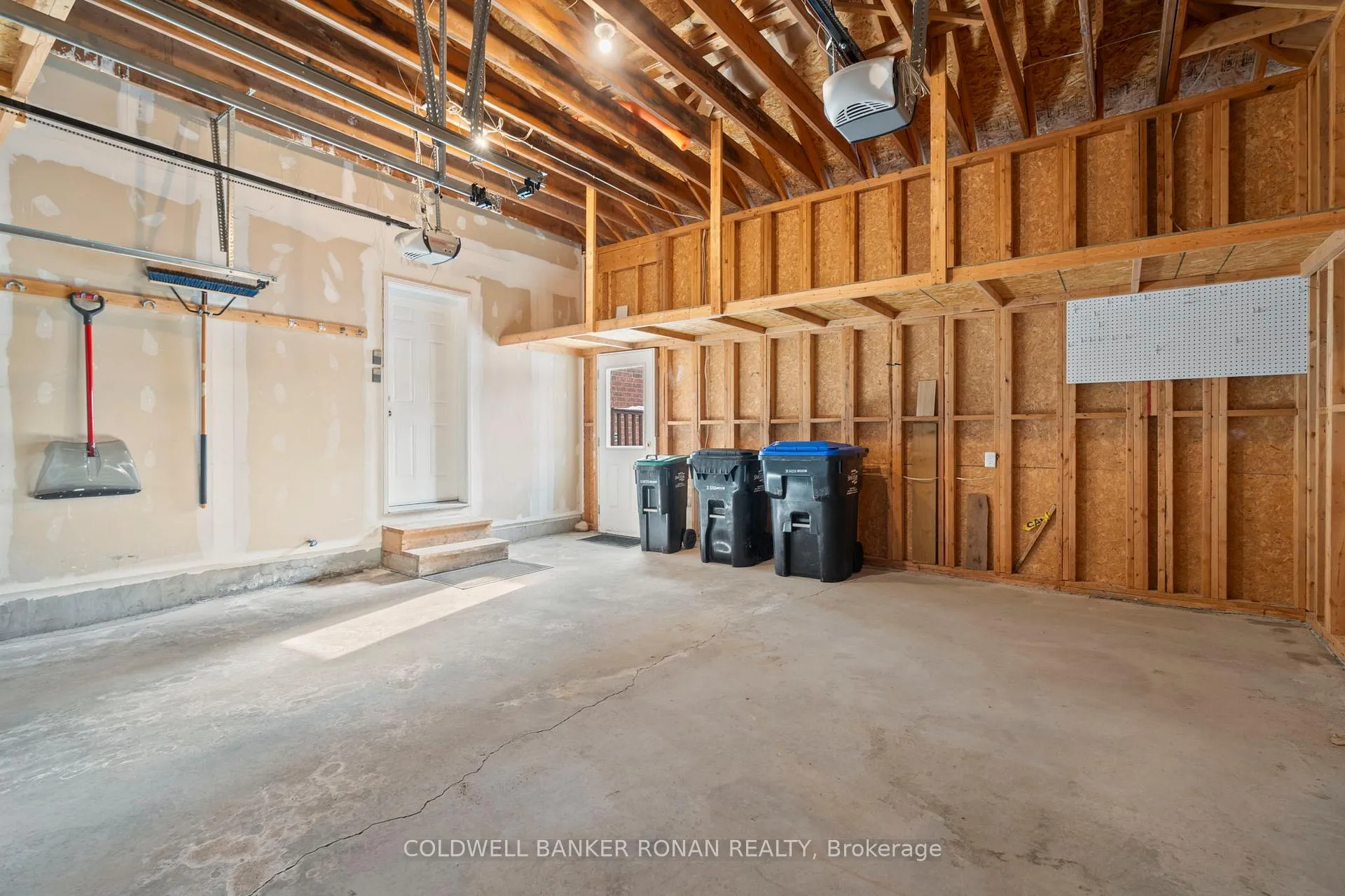 Photo 22 of 43 George Street, Clearview, Creemore — HOMEH