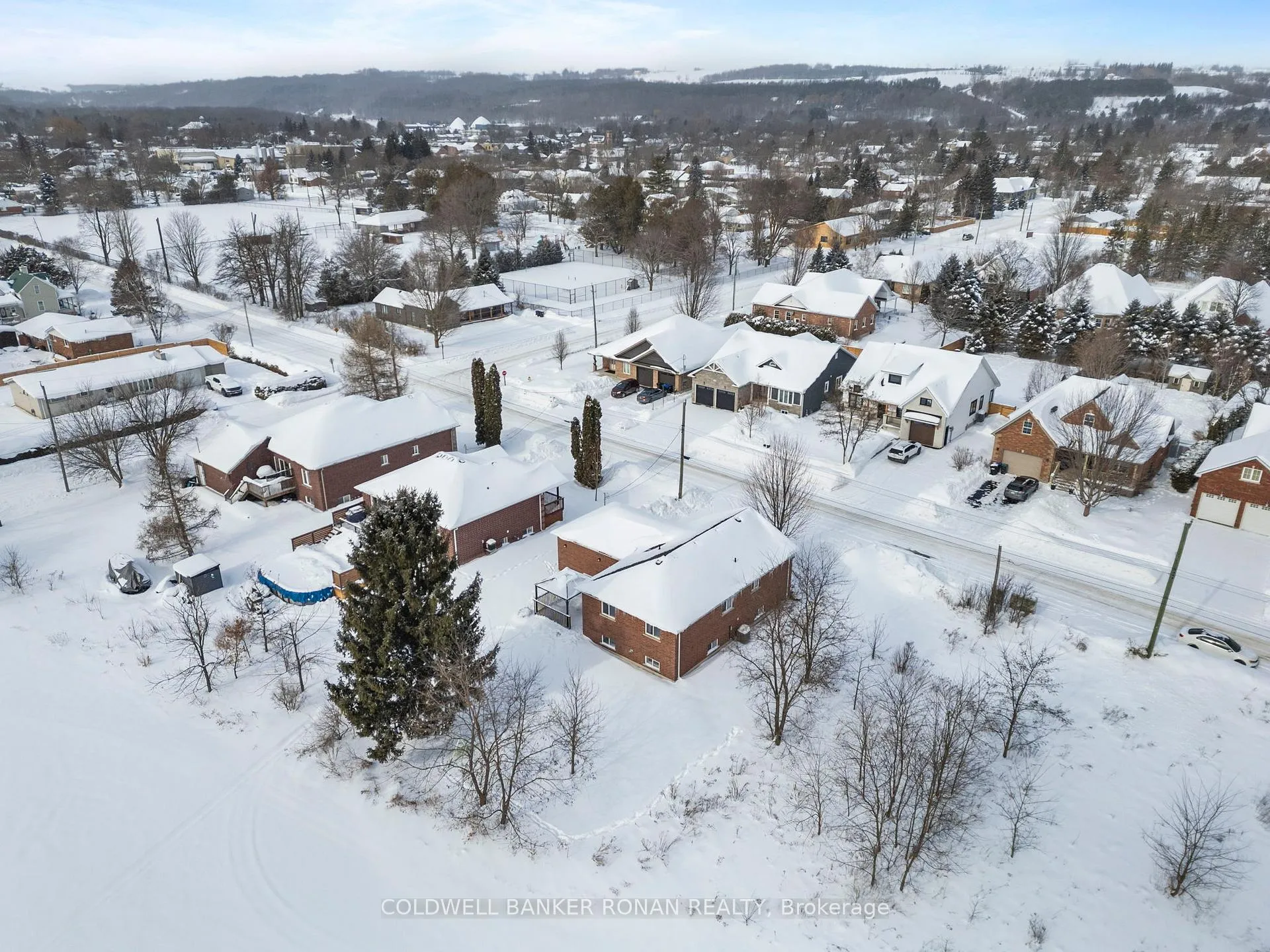Photo 38 of 43 George Street, Clearview, Creemore — HOMEH
