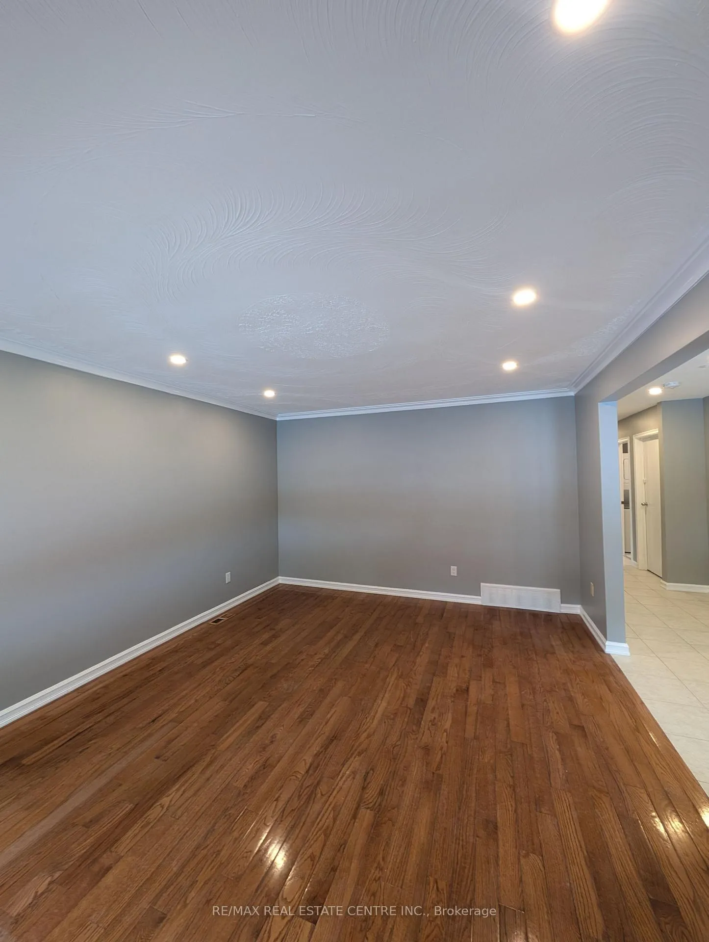 Photo 3 of 55 Guelph Street, Guelph, Junction/Onward Willow — HOMEH