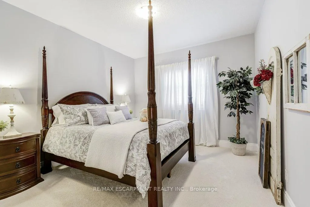 Photo 24 of 47 Wimberly Avenue, Hamilton, Waterdown — HOMEH