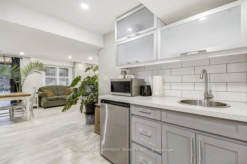 Photo 35 of 47 Wimberly Avenue, Hamilton, Waterdown — HOMEH