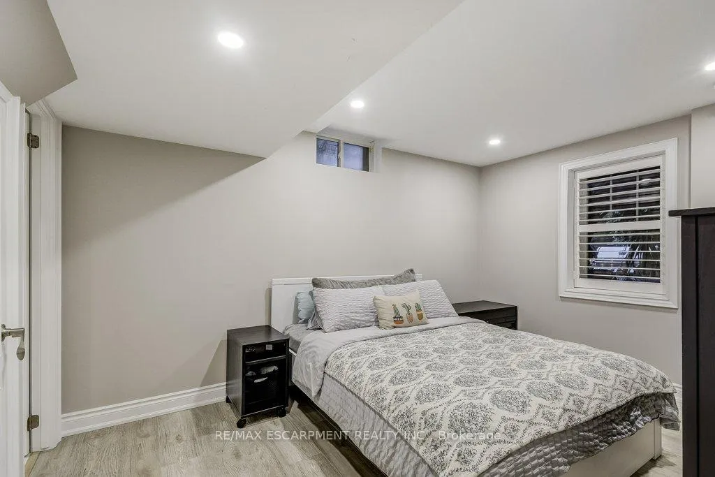 Photo 36 of 47 Wimberly Avenue, Hamilton, Waterdown — HOMEH