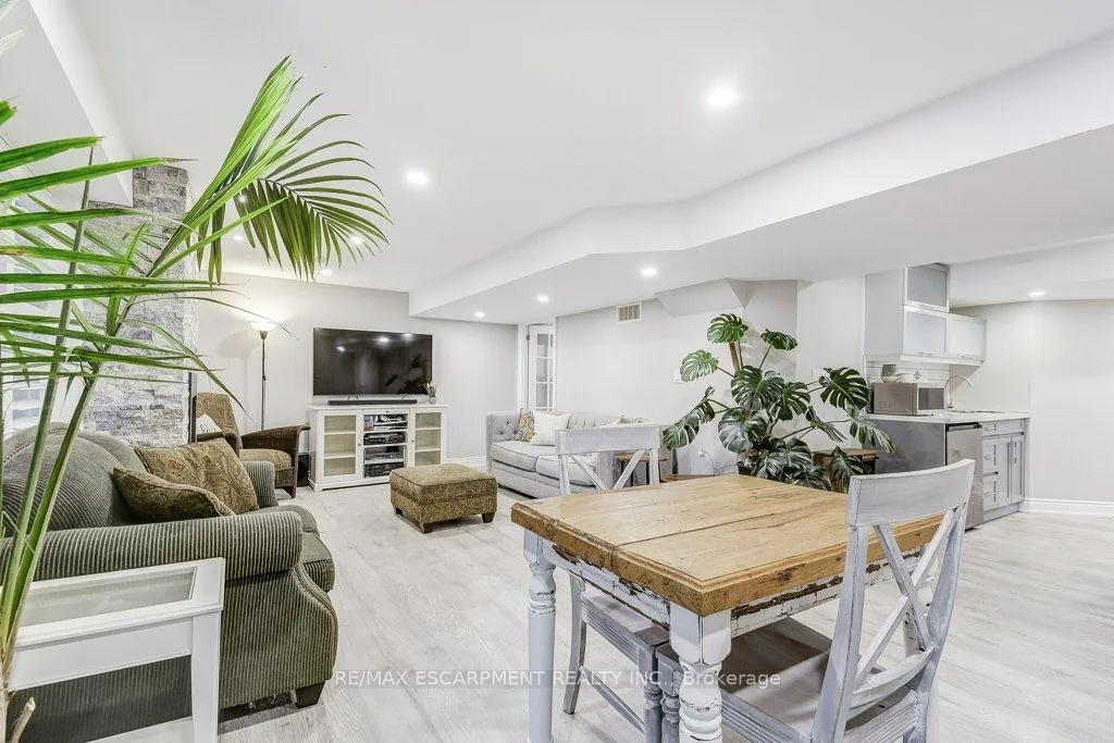 Photo 38 of 47 Wimberly Avenue, Hamilton, Waterdown — HOMEH