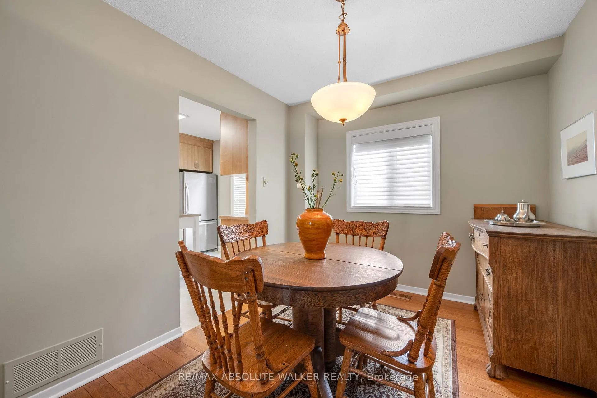 Photo 10 of 381 Princess Louise Drive, Ottawa, Fallingbrook/Ridgemount — HOMEH