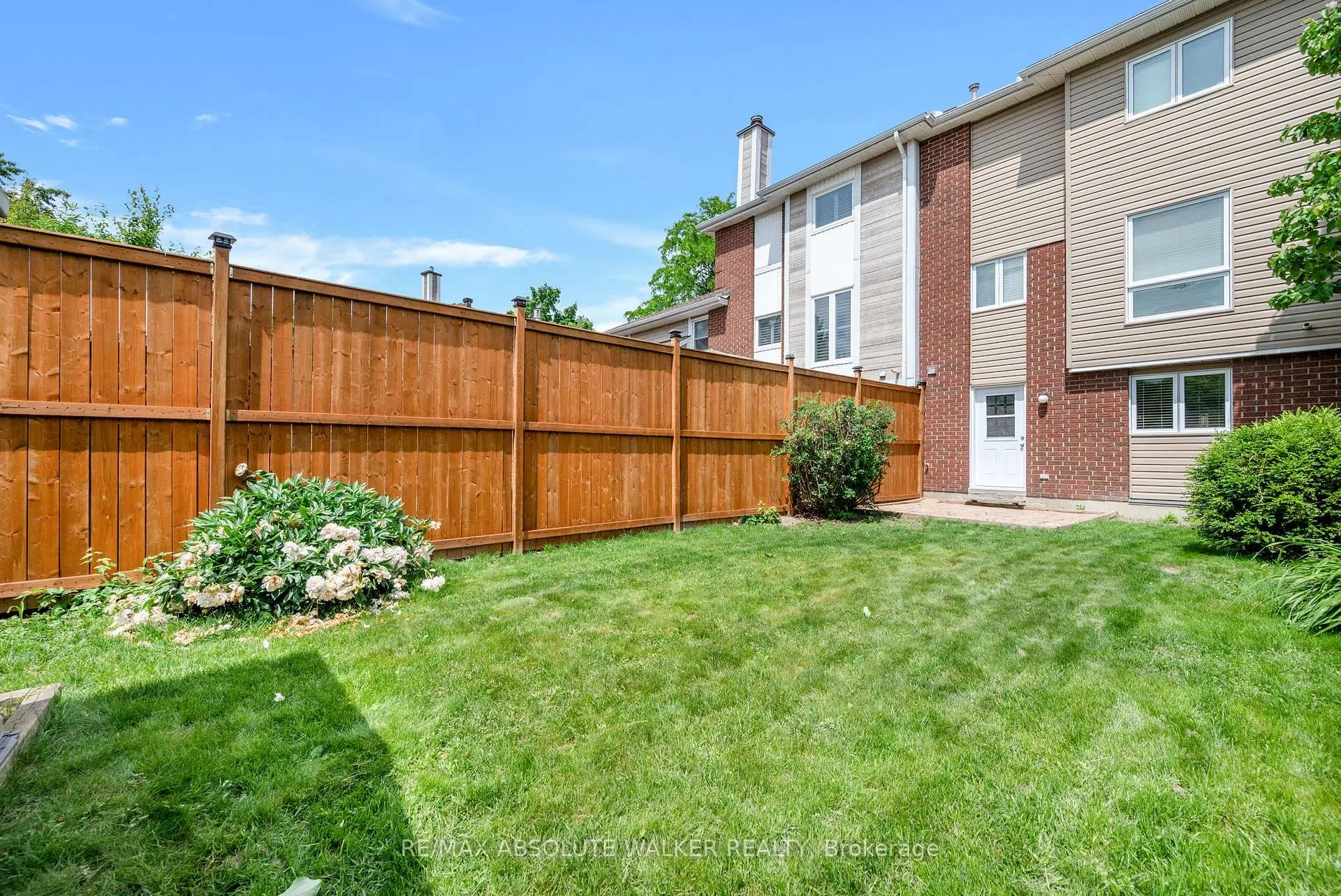 Photo 24 of 381 Princess Louise Drive, Ottawa, Fallingbrook/Ridgemount — HOMEH