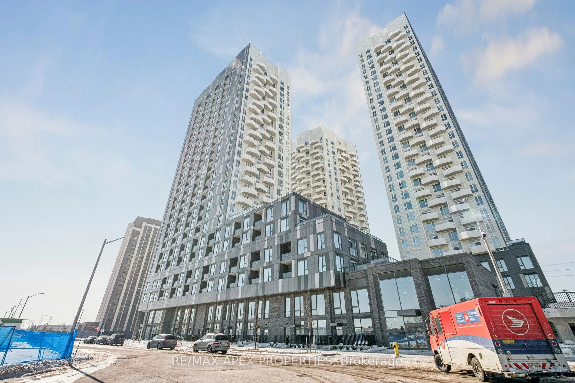 Front of Unit 723, 498 Caldari Road