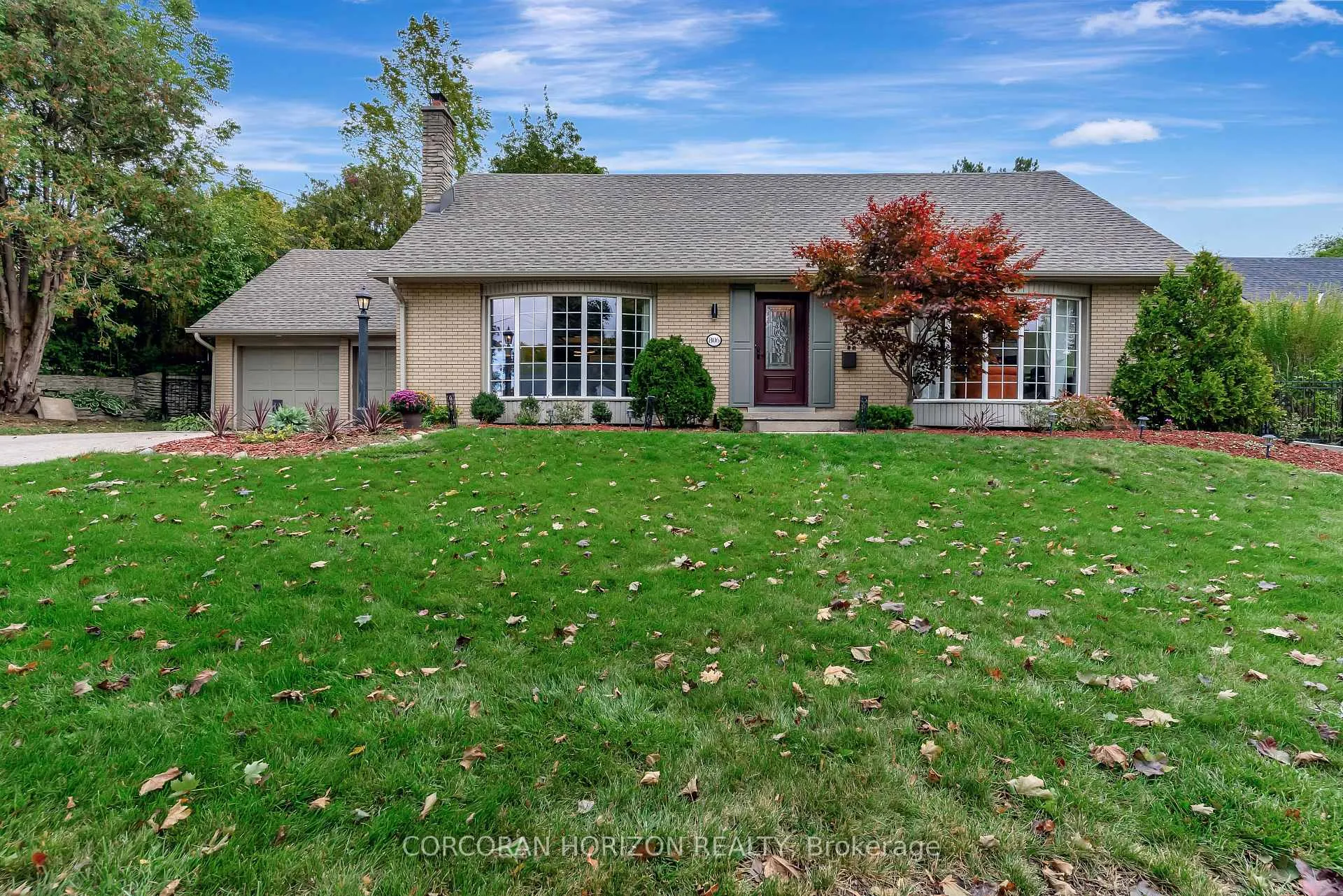 Photo 2 of 806 Westmount Road, Kitchener — HOMEH